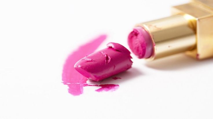 Looking for makeup hacks that will save you money? Check out this life-changing ...