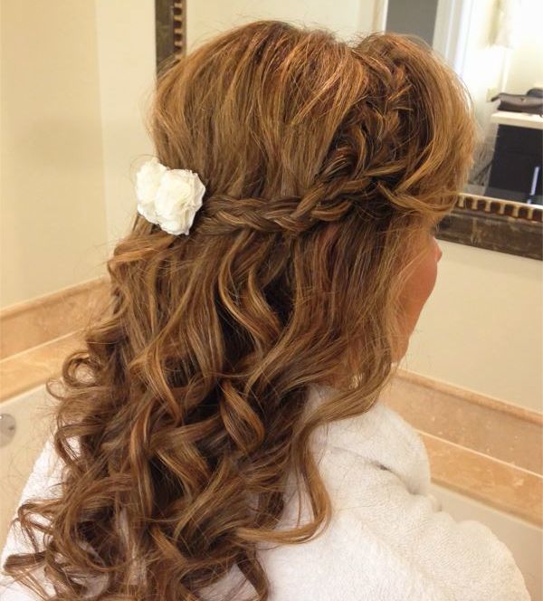 Wedding hairstyle: Studio Marie-Pierre