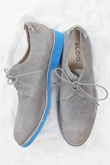love thise suede bucks with the blue soles. #style