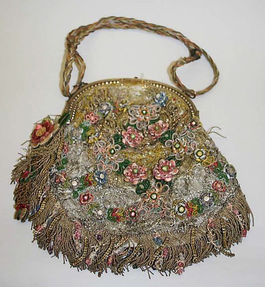 Opera bag, circa 1914 by SayaValentine