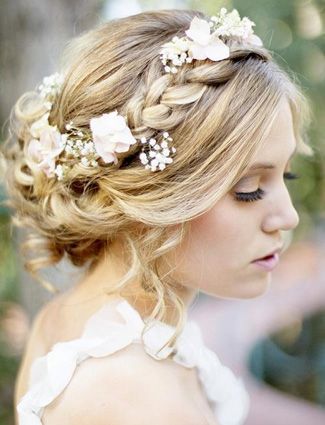 Flowers bridal hair accessories | Check out our favorite wedding hairstyles, per...
