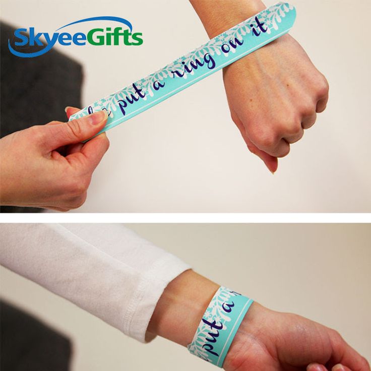 making rubber slap band bracelet as gift items    #cutesportssiliconebracelet #w...
