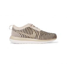Sneakers You Can Wear to the Office: Nike Roshe Two Flyknit sneakers. | Coveteur...