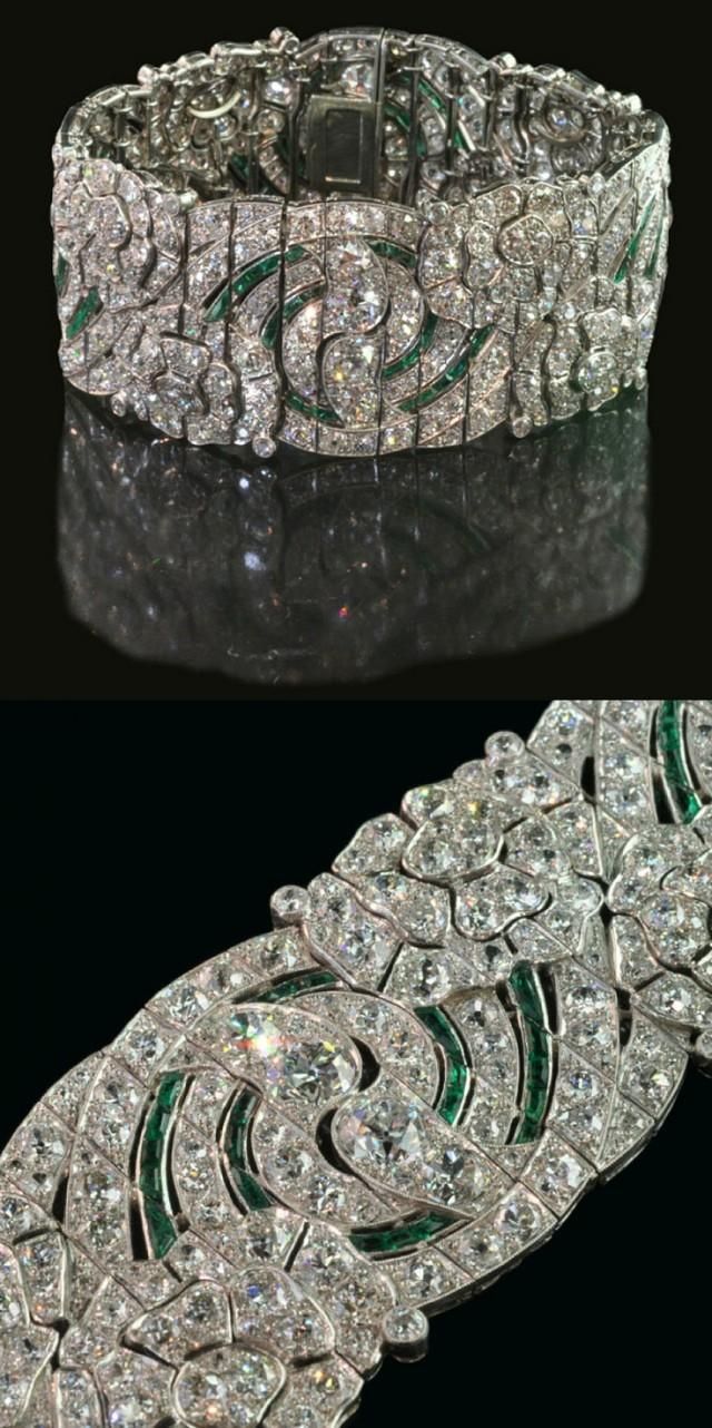 Auger Freres 1930~ Diamond and emerald Art Deco bracelet~ #vintagediamondbracele...
