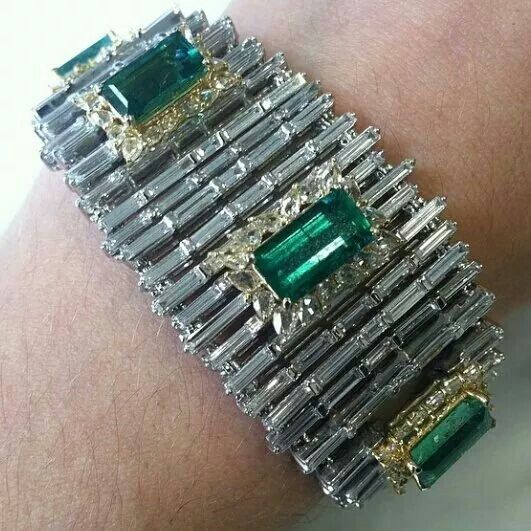 Beautiful emerald and diamond bracelet