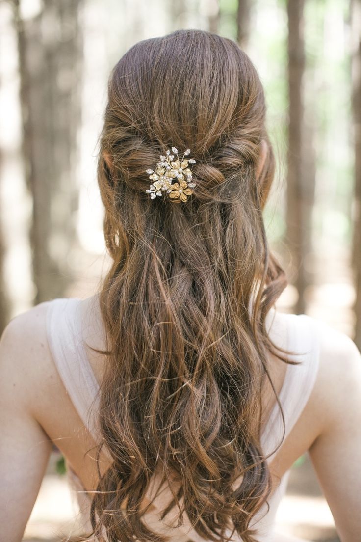 Featured Photographer: Hello Inspira Photography; Wedding hairstyles ideas.