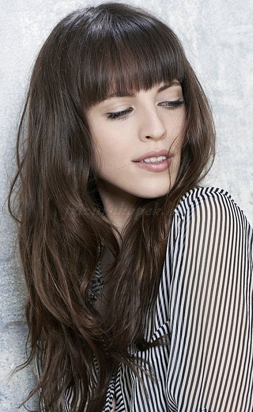 16 Stylish Long Wavy Hairstyles for Summer: #10. Brunette Long Wavy Hairstyle Wt...
