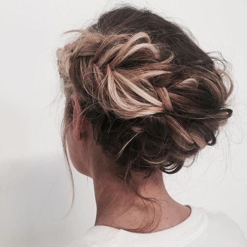 Are you running late? Try this woven hair updo for lazy girls. Easy to copy. It&...
