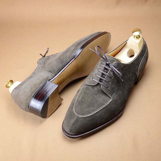 Split toe in gray kudu suede for our dear American client. We are proud that our...