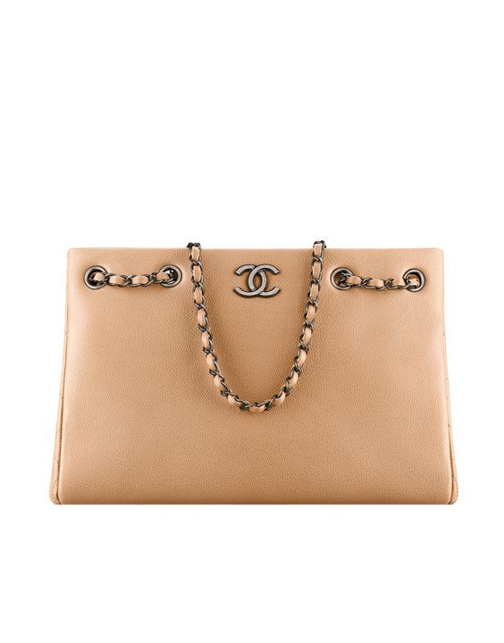 Chanel available at Luxury & Vintage Madrid, the best online selection of Luxury...