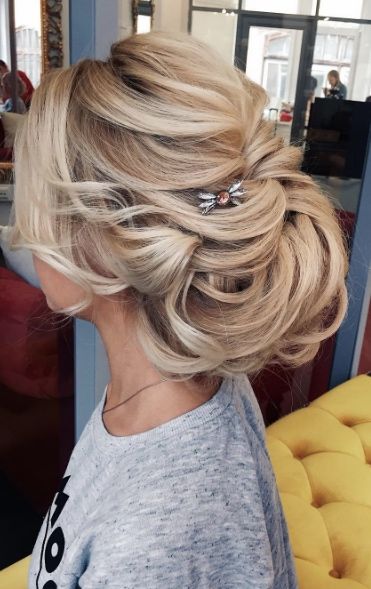 Featured Hairstyle: Elstile (El Style); www.elstile.ru; Wedding hairstyle idea.