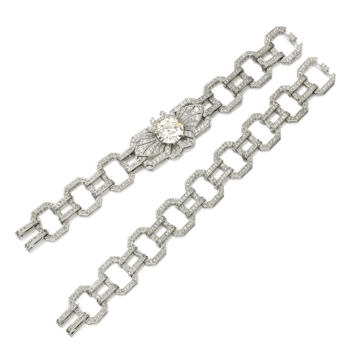 Diamond choker/bracelet, 1920s Claw-set to the centre with a brilliant-cut diamo...