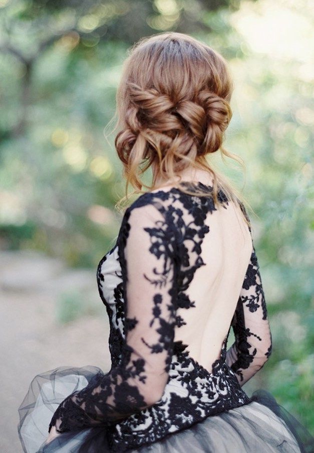 Wedding Hairstyle Inspiration - Photo: Luna de Mare Photography