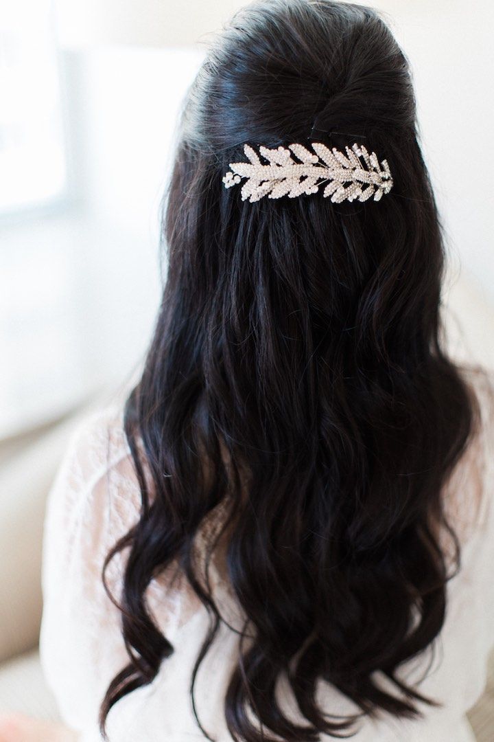 Wedding Hairstyle Inspiration - Photo: Trynh Photography