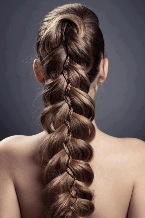 35 Mind-Bogglingly Complicated Braids That Are A Feat Of Human Ingenuity