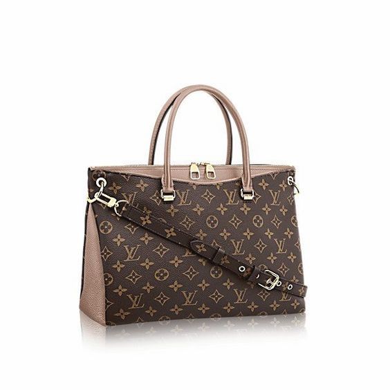 Louis Vuitton available at Luxury & Vintage Madrid, the world's best selecti...