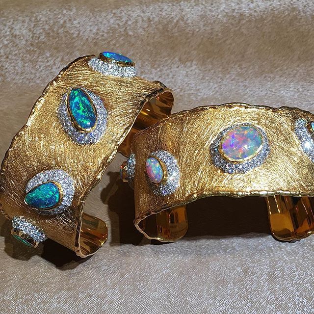 DISCOVERY Victor Velyan #cuff #blackopal #beauty #jewelry #thisiscouture #coutur...