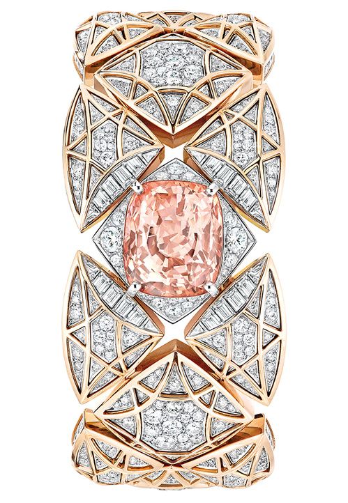 Une montre à secret Les Eternelles de Chanel en or rose, diamants et un saphir ...