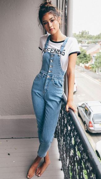 This 90s style makes such cute outfits!