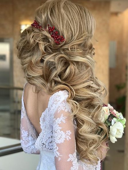 Featured Hairstyle: websalon (ANNA KOMAROVA); www.websalon.su; Wedding hairstyle...