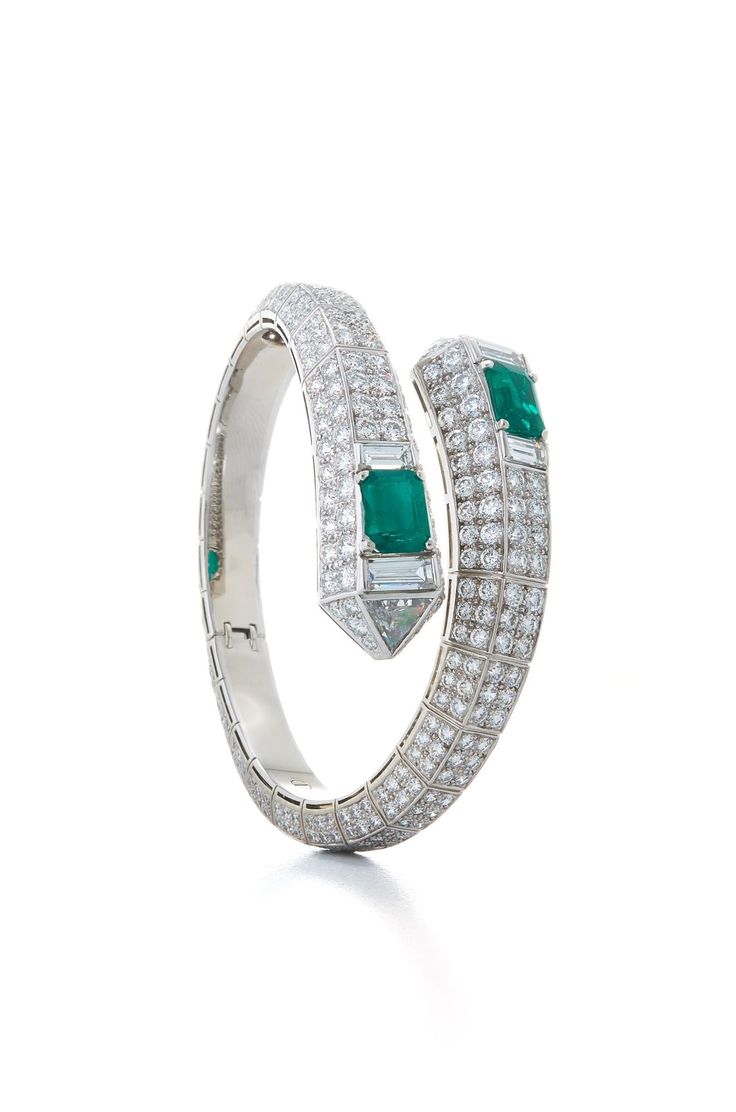 David Webb New York - Emerald-cut emeralds, baguette, trillion, and brilliant-cu...