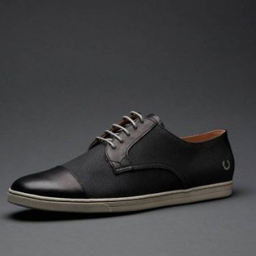 Fred Perry Laurel Collection Higgs in Black Waxed Canvas