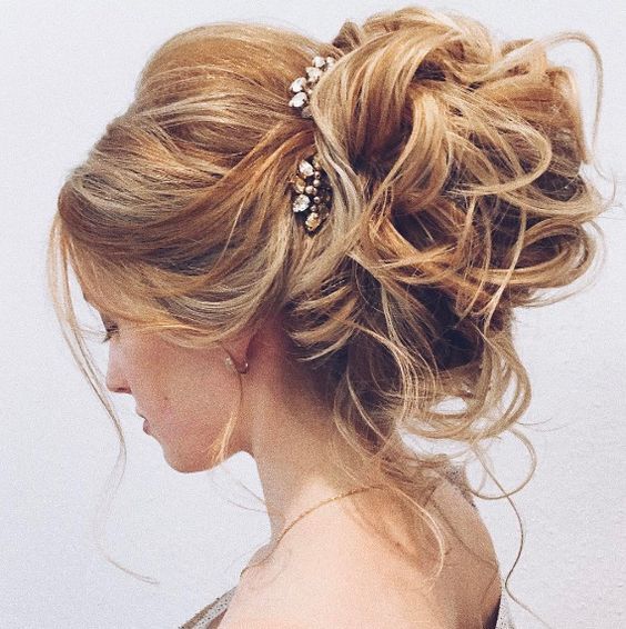 Featured Hairstyle: tonyastylist (Tonya Pushkareva); Wedding hairstyle idea.