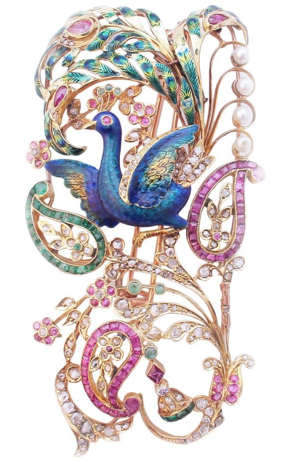 A tall and exquisitely crafted Art Nouveau Brooch France, circa 1900.