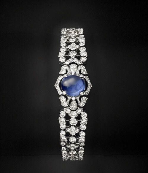 CARTIER. High Jewelry secret hour watch - sapphire, diamonds. #Cartier #Sortilè...