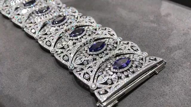 Magnificent piece of jewelry 💙💙💙💙💙 #piaget #piagetsociety #artdub...