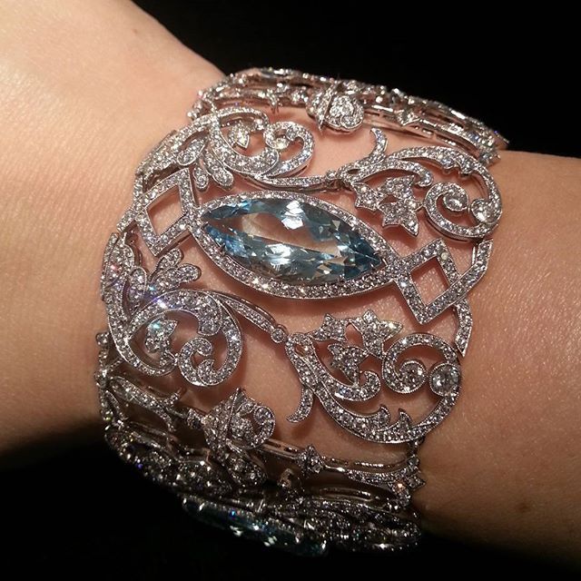 Trying on an #aquamarine #diamond #bracelet by #tiffanyandco from #christies 