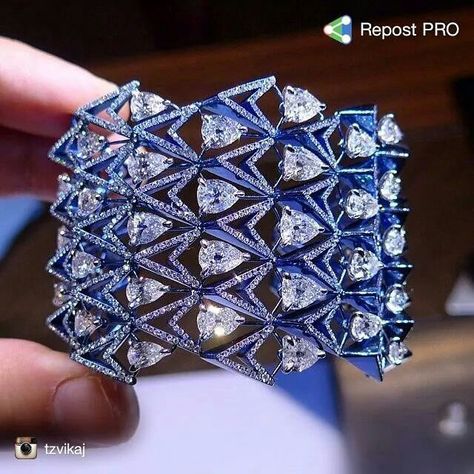 Diamonds and titanium cuff. #jewelleryporn #jewelgasm #jewelgram #mrsortonsinsta...