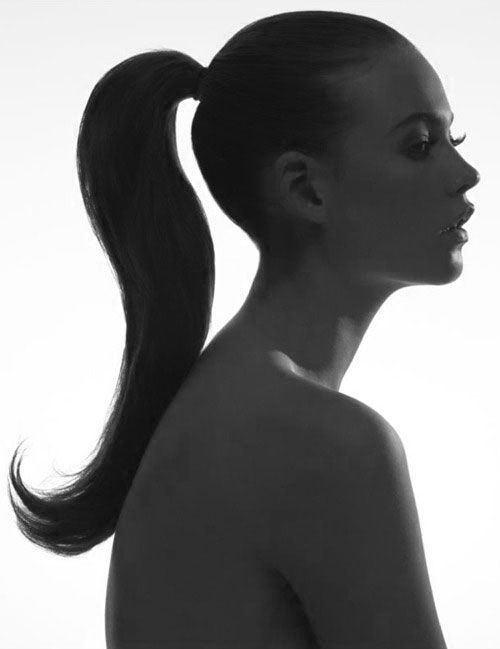 This is the perfect ponytail for you if you have long hair.