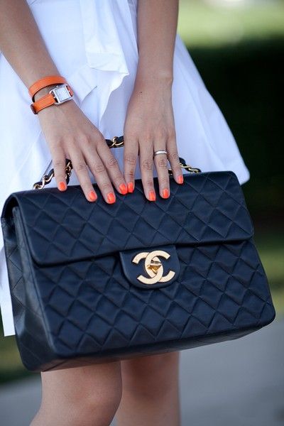 Chanel 2.55 - der Klassiker.... I want one.
