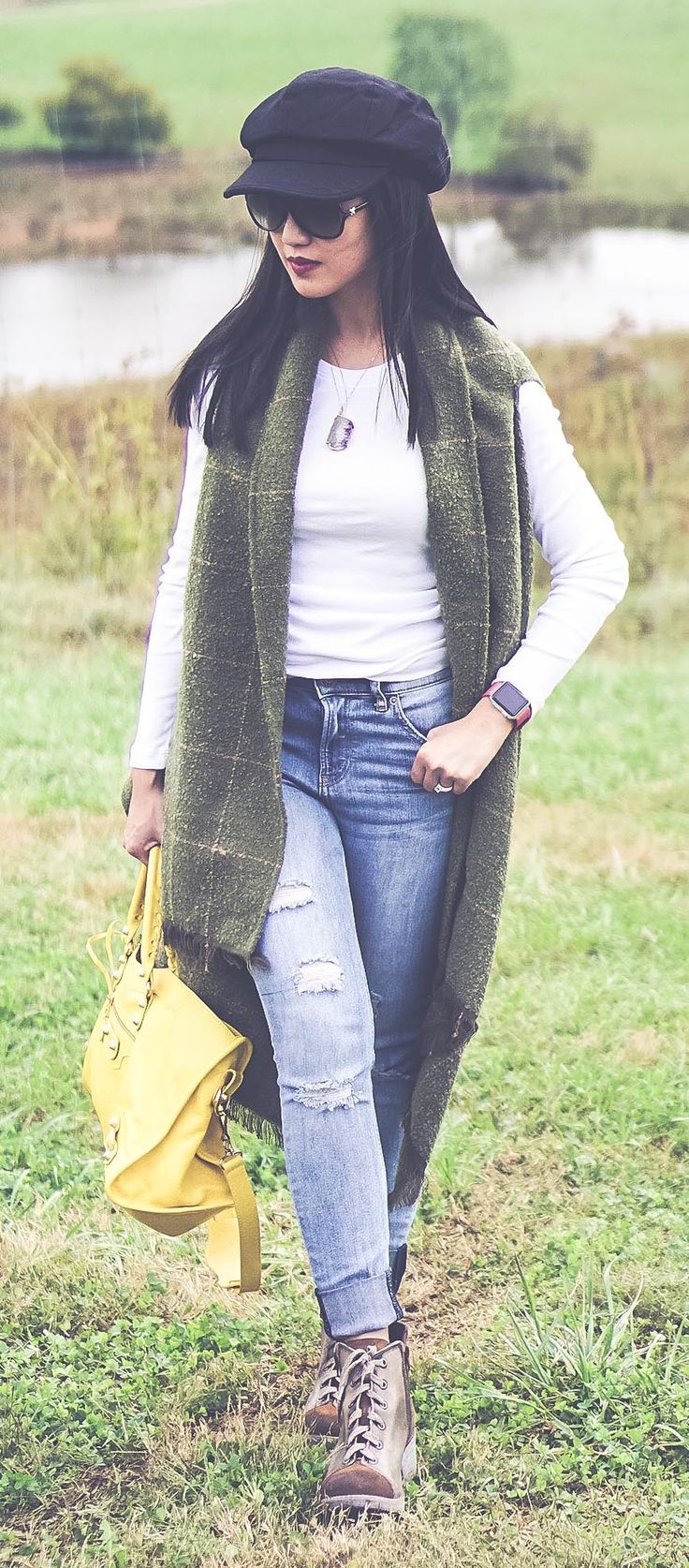 What I Wore On An Apple Picking Trip: Sleeveless Vest + Distressed Jeans