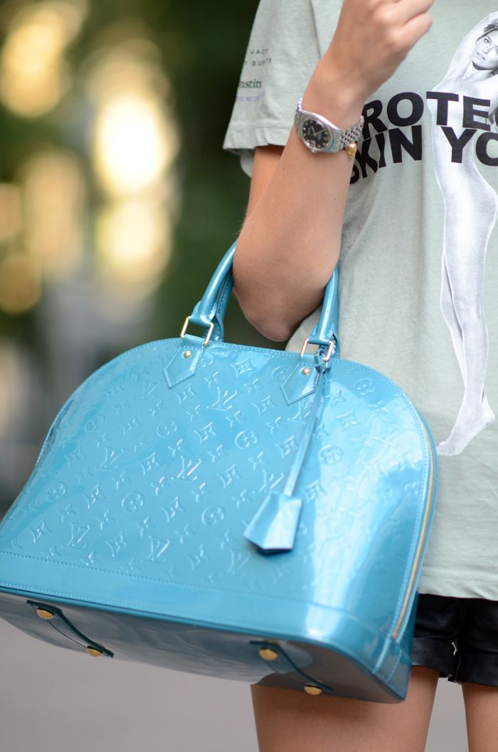 What a nice color! Shop LV Vernis at inseller.com !