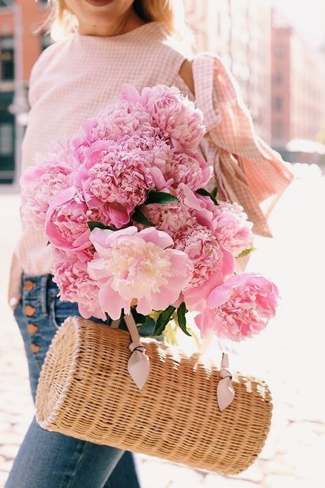 gorgeous straw tote bag and pink peonies