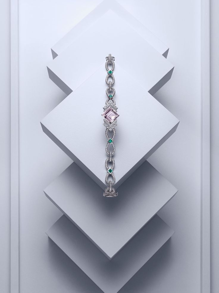 The new Chain Attraction collection of high jewellery from Louis Vuitton has got swagger and style