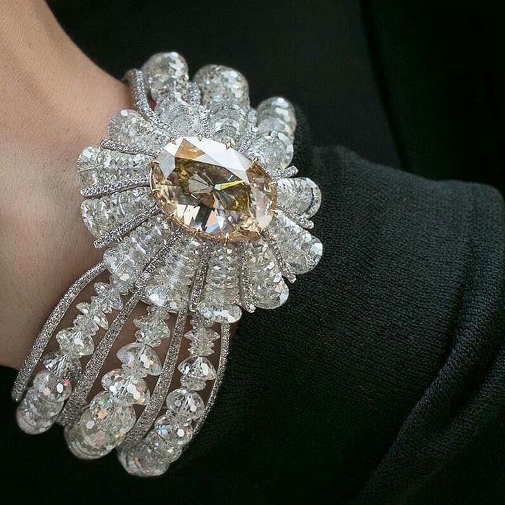 This incredible G London bracelet by @glennspirojewels has since been transforme...