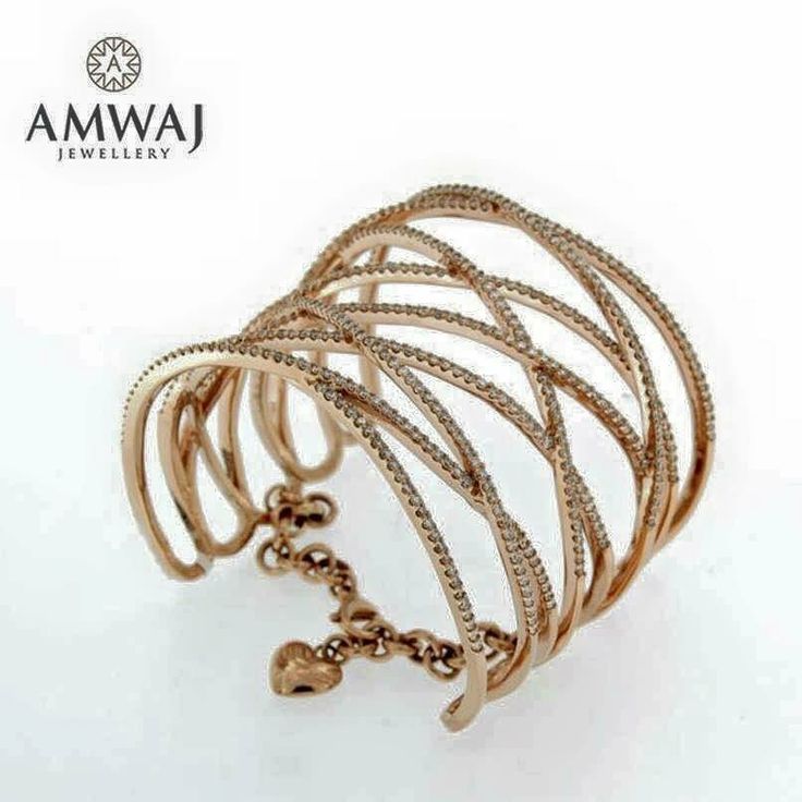 From day to evening, the perfect fit. . . #amwaj_jewellery #bangle #cuffbracelet...