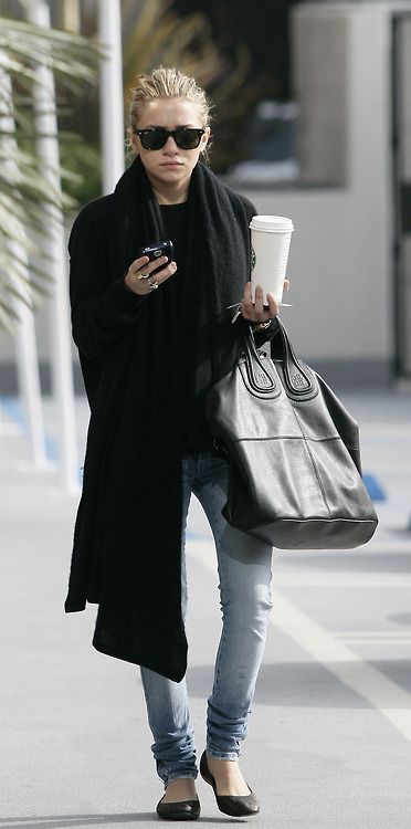 One of the 2 Givenchy bags I've wanted. Ashley Olsen can't be more perfe...