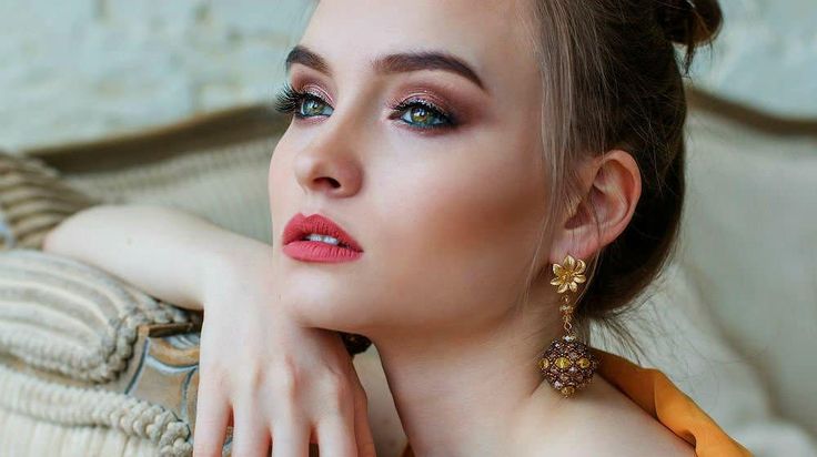 Gorgeous Holiday Makeup Looks