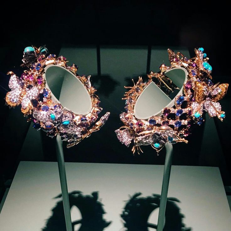 Bunny 🐰 Mellon's mismatched 🦋 butterfly bracelets by #Schlumberger
