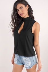 In Tempo Keyhole Blouse