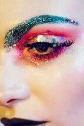 10 Creative Ways To Be Sparkingly Beautiful With Glitter Makeup