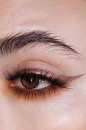 Metallic Eyeliner Is the Beauty Look You'll Be Wearing to Every Festive Party