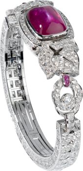 High Jewelry watch: High Jewelry secret hour watch, quartz movement. Rhodiumized 18K white gold, case and bracelet set with 93 princess-cut diamonds totaling 18.73 carats