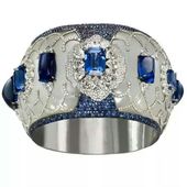 An incredible bangle by #boghart #wantneeddesirecovet #jewelleryporn #JewelGasm 