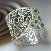Bespoke emerald bangle from Gemoro Jewellery of Dubai. www.gemorojewelle...