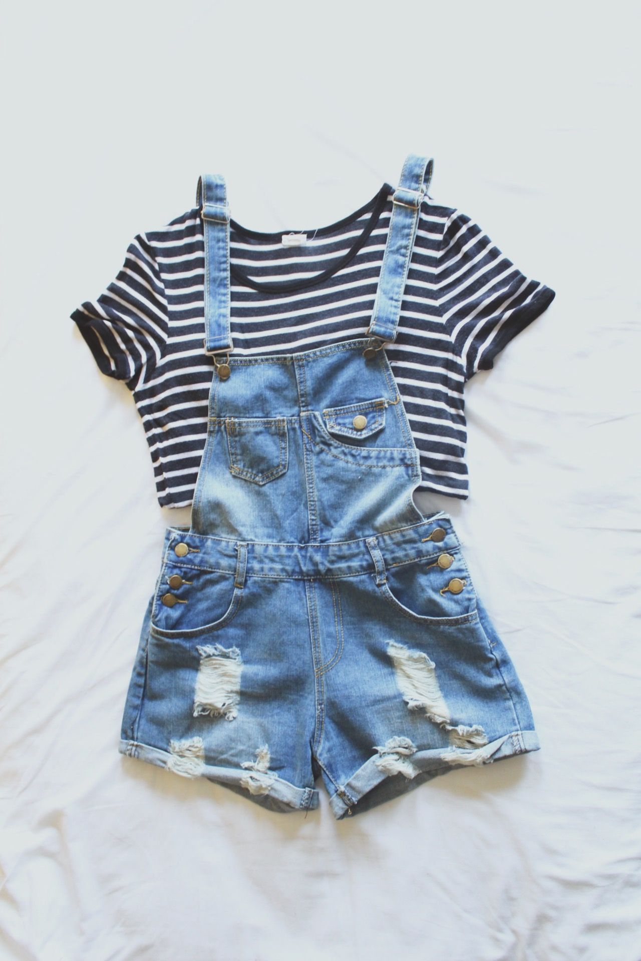 Overall shorts, striped cropped-tee